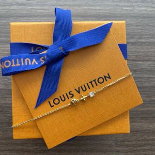 ช้อป Louis Vuitton กำไลข้อมือ ง่าย ๆ บน Shopee 